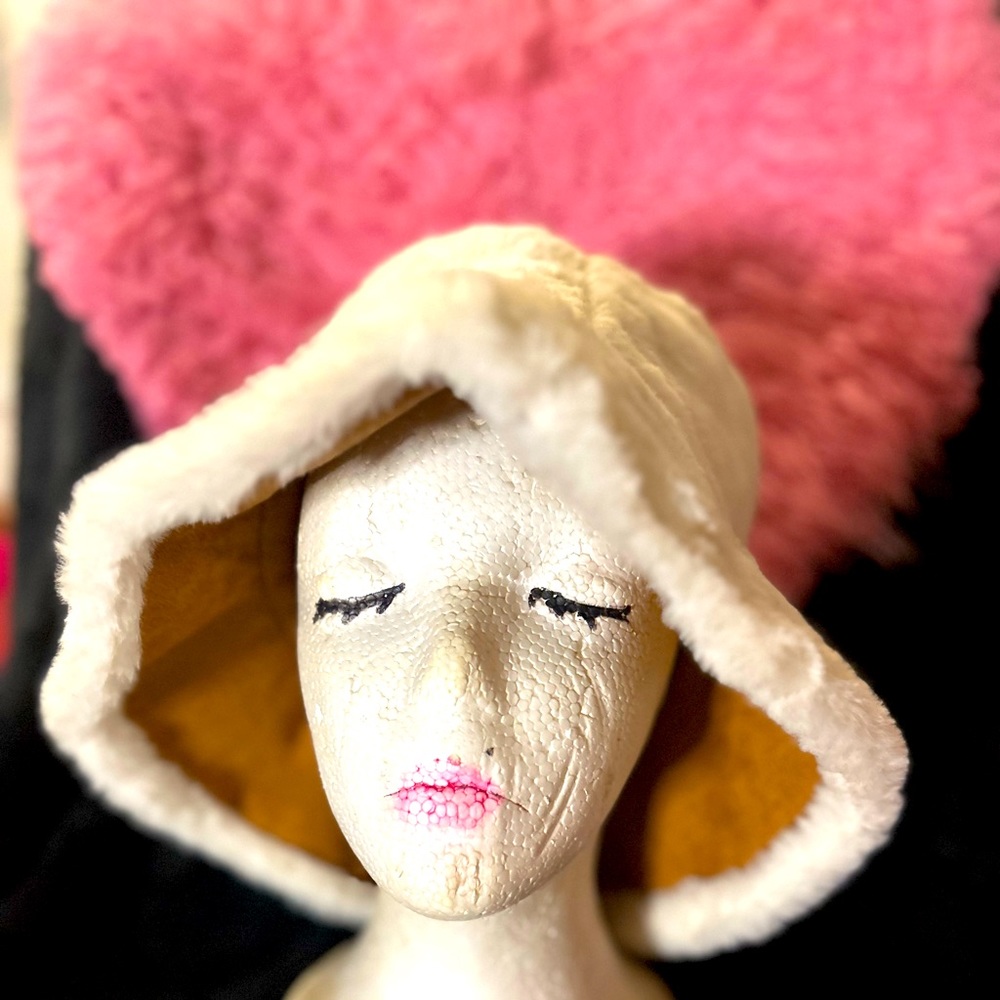 Fuzzy white fashion hat